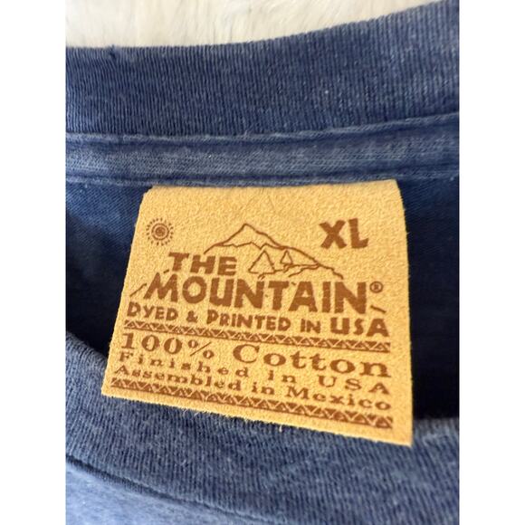 VTG 2001 The Mountain Blue Acid Washed Wolf Pack Pups American Flag T-Shirt XL - Picture 4 of 8